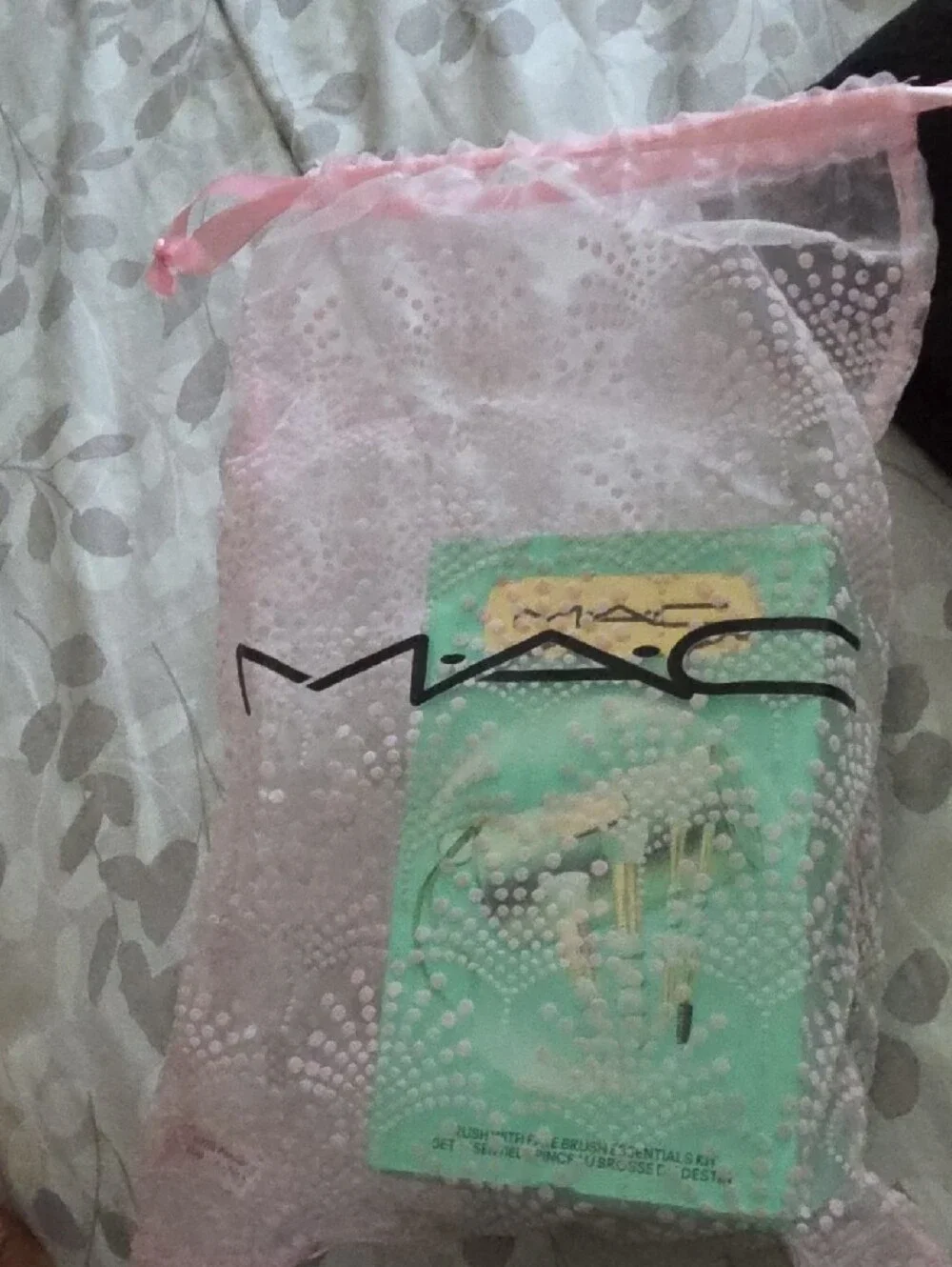 MAC Brush With Fate Essentials Kit 5pc LIMITED EDITION w/ Pink Drawstring Pouch